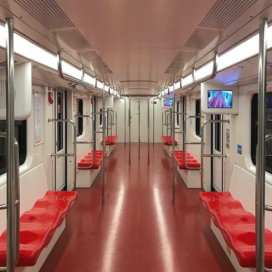 Comparto Passeggeri Treno Leonardo Metropolitana Milano