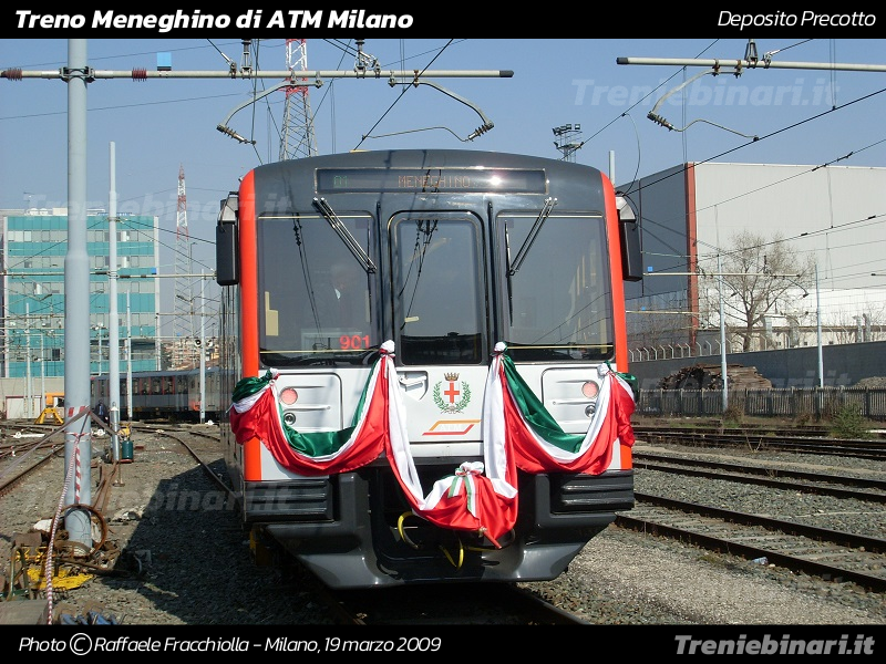 Treno Meneghino presso il deposito di Precotto