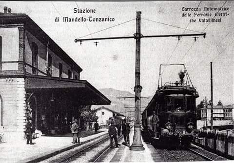 Stazione ferroviaria di Mandello-Tonzanico